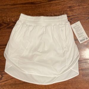 Lululemon hottie hot HR skirt long size 4